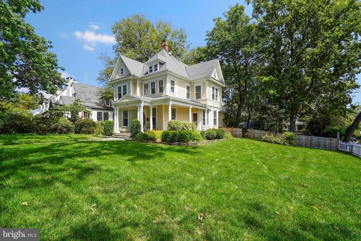 Property Photo:  1503 Russell Road  VA 22301 