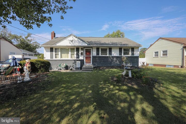 Property Photo: 219 N 2nd Street NJ 08063