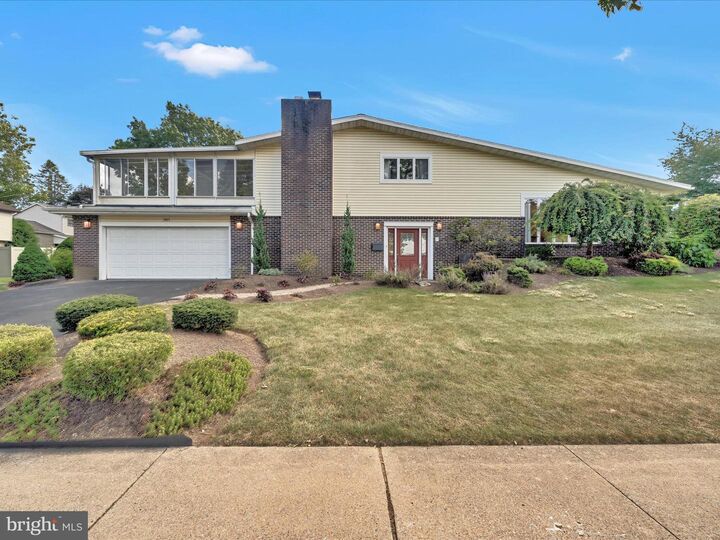 301 Warwick Drive  Wyomissing PA 19610 photo