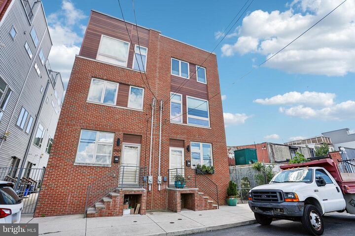 Property Photo: 2567 E Thompson Street PA 19125