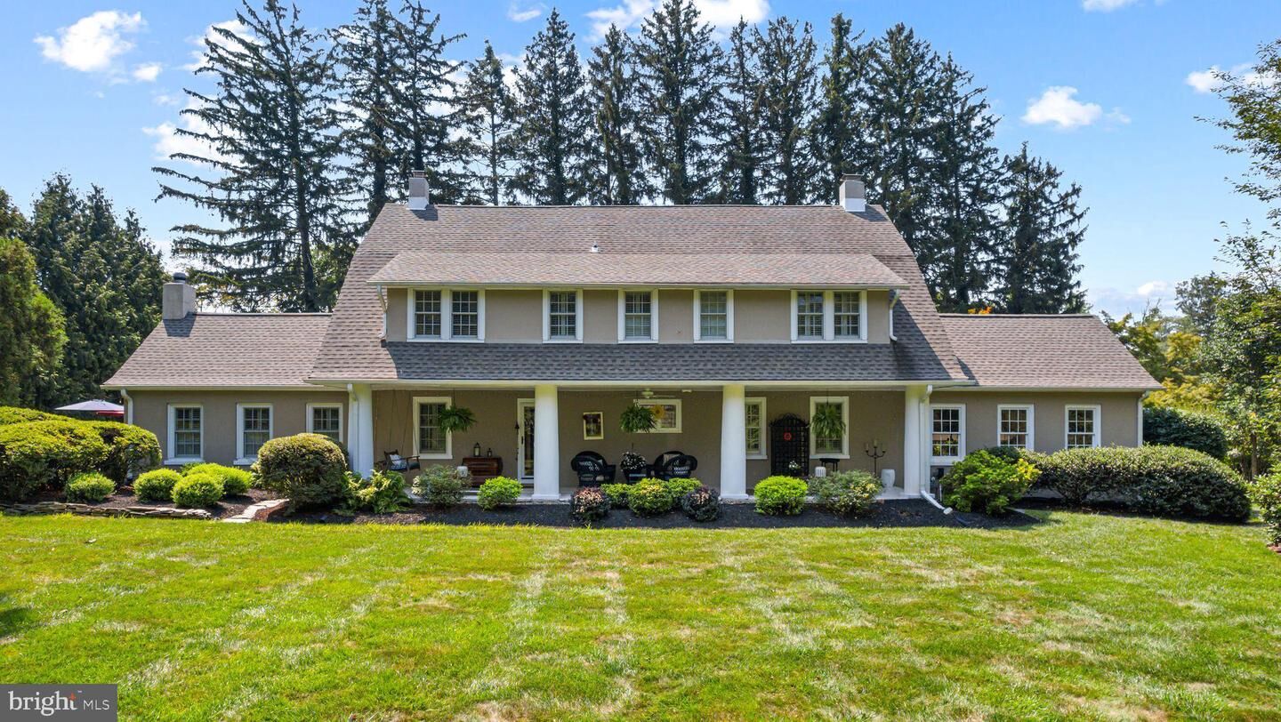 Property Photo:  2116 N Crescent Boulevard  PA 19067 