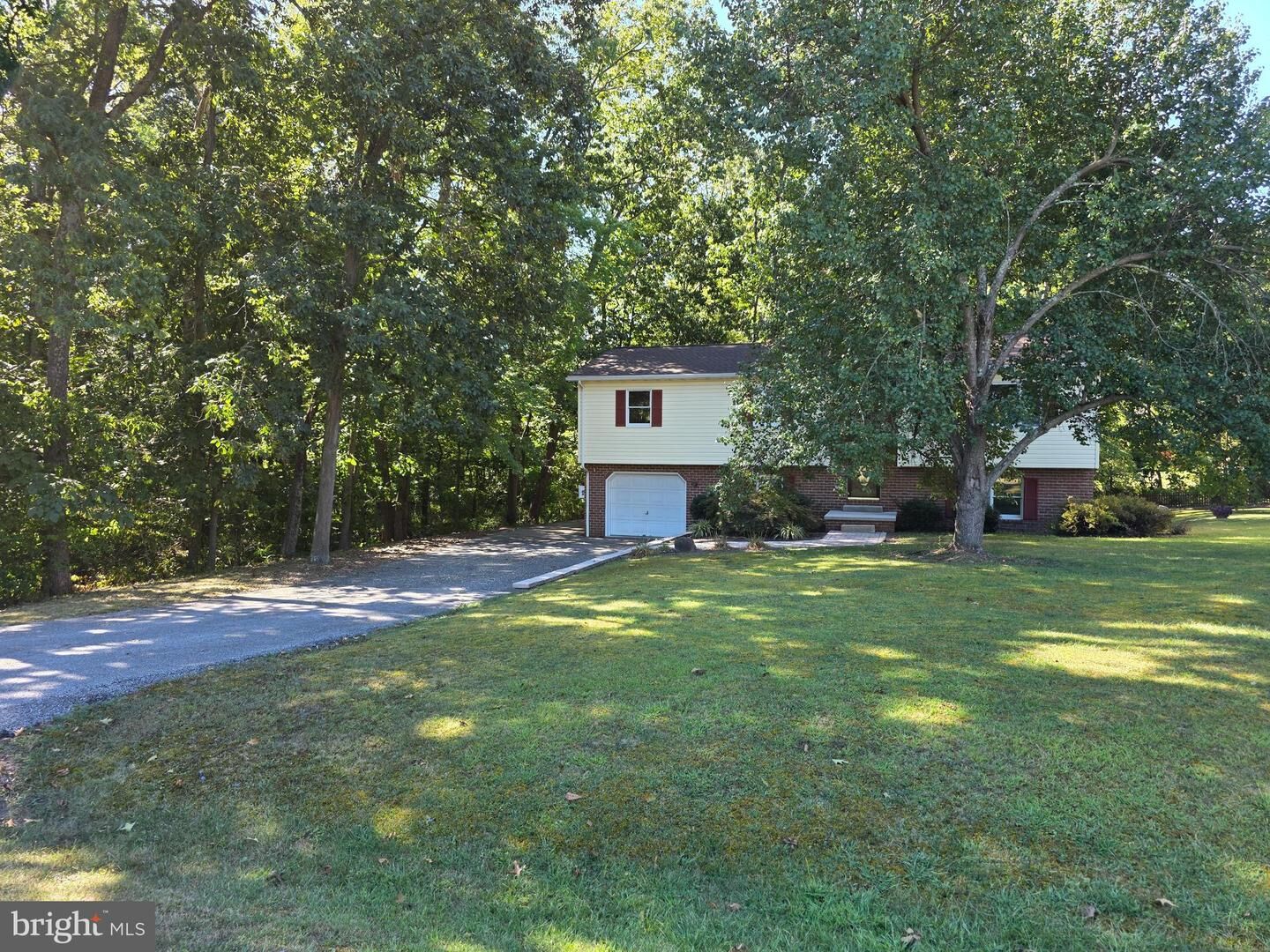 Property Photo: 279 Longstreet Drive PA 17325