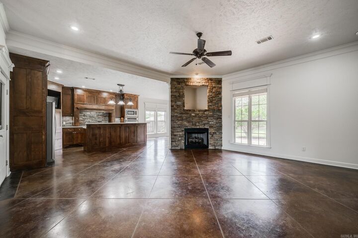 Property Photo:  1035 Calloway Drive  AR 72034 