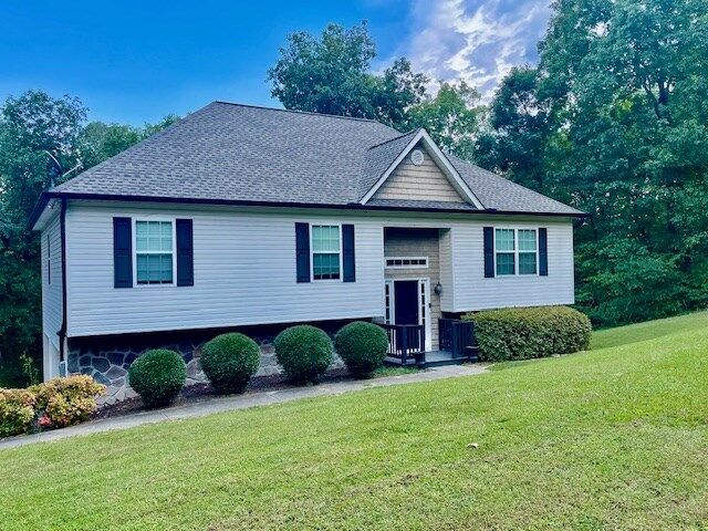 Property Photo: 163 Gladstone Way GA 30740