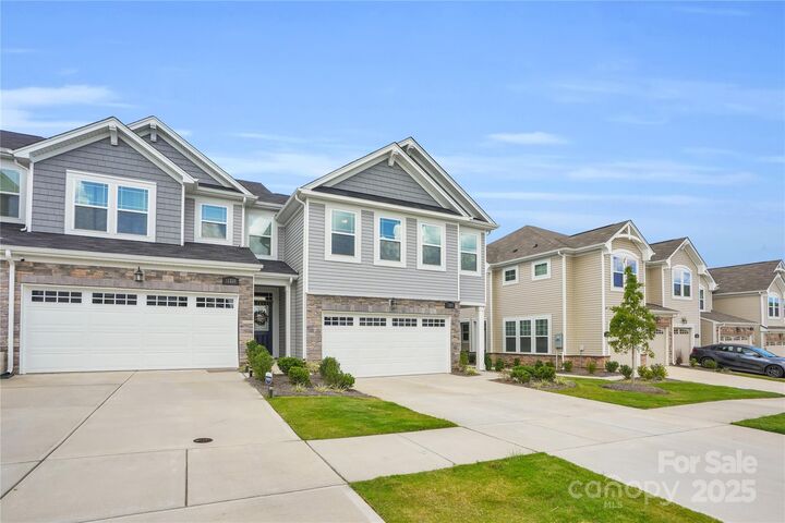 Property Photo: 11246 Bartrams Way NC 28278