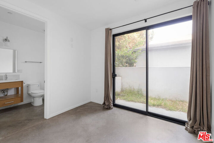 Property Photo: 1409 Roca Ln CA 90041