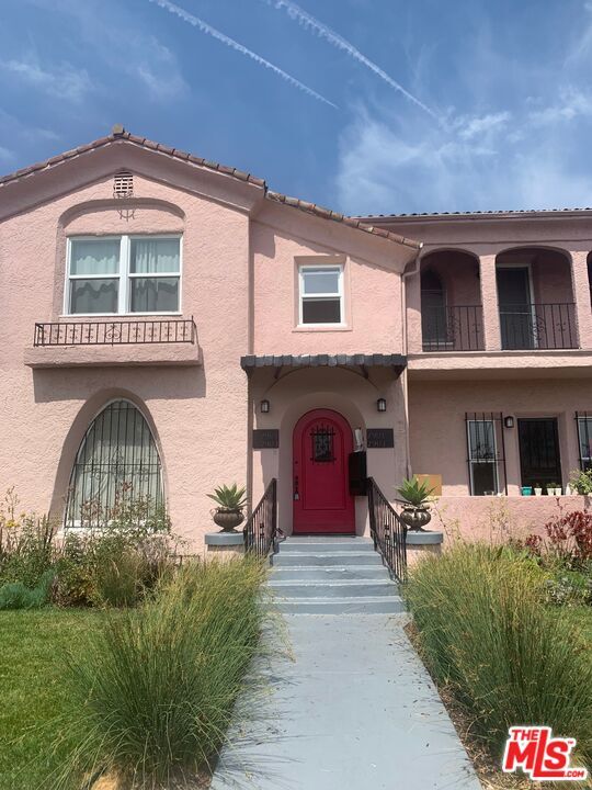 Property Photo: 2901 Somerset Dr CA 90016