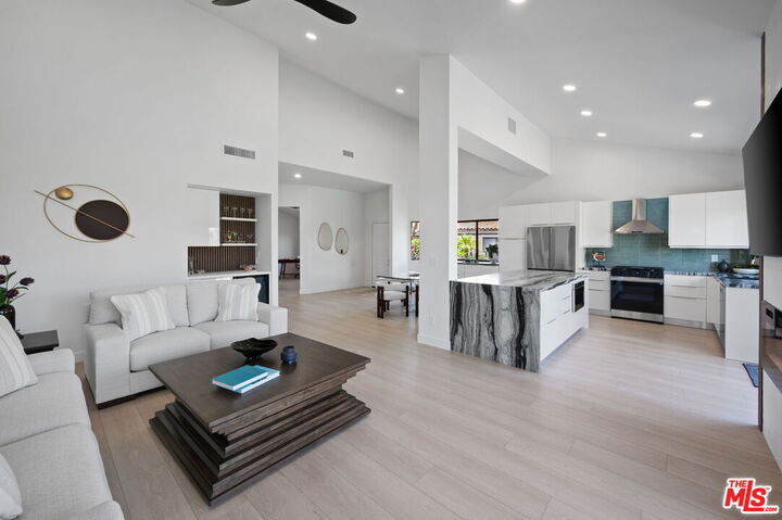 Property Photo:  38306 Gazania Cir  CA 92211 