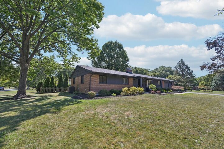 Property Photo: 3918 Hillview Drive OH 43220