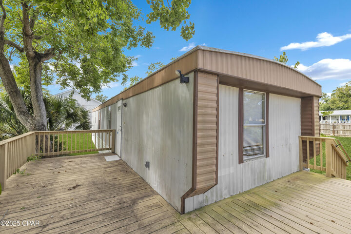 Property Photo: 2518 Shady Oak Court FL 32408