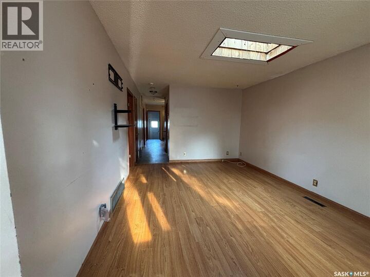 Property Photo:  975 Atkinson Street  SK S4N 3V1 