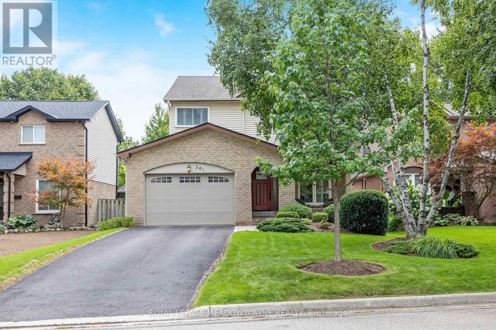 Property Photo: 561 Hawthorne Crescent ON L9T 4P8