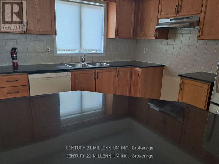 Property Photo: 221 Twelfth Street 5 ON M8V 4E2