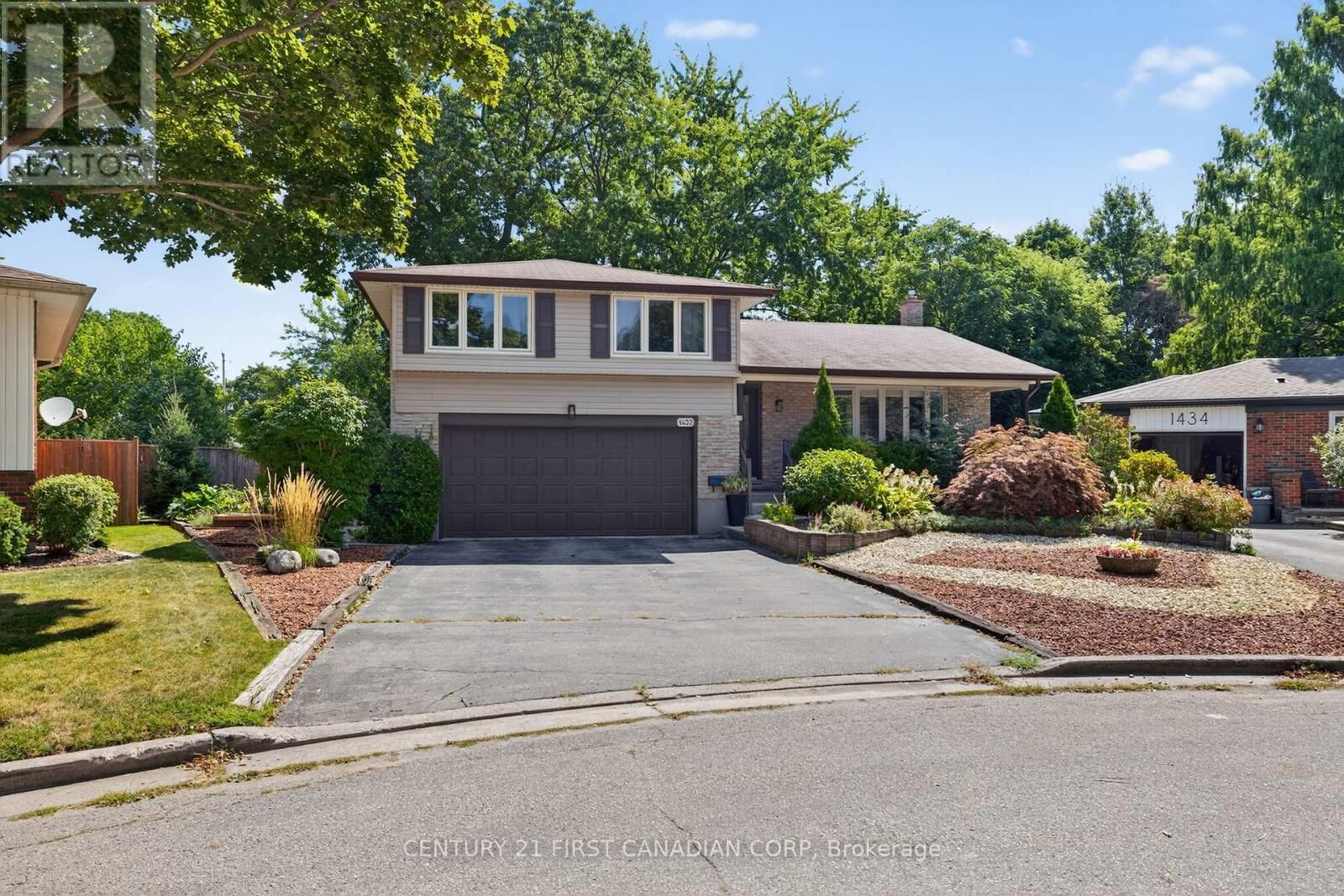 Property Photo: 1432 Norman Place ON N6K 2S7