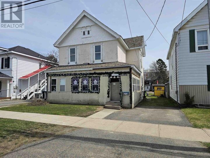 Property Photo: 84 Pilgrim St ON P6A 3E7