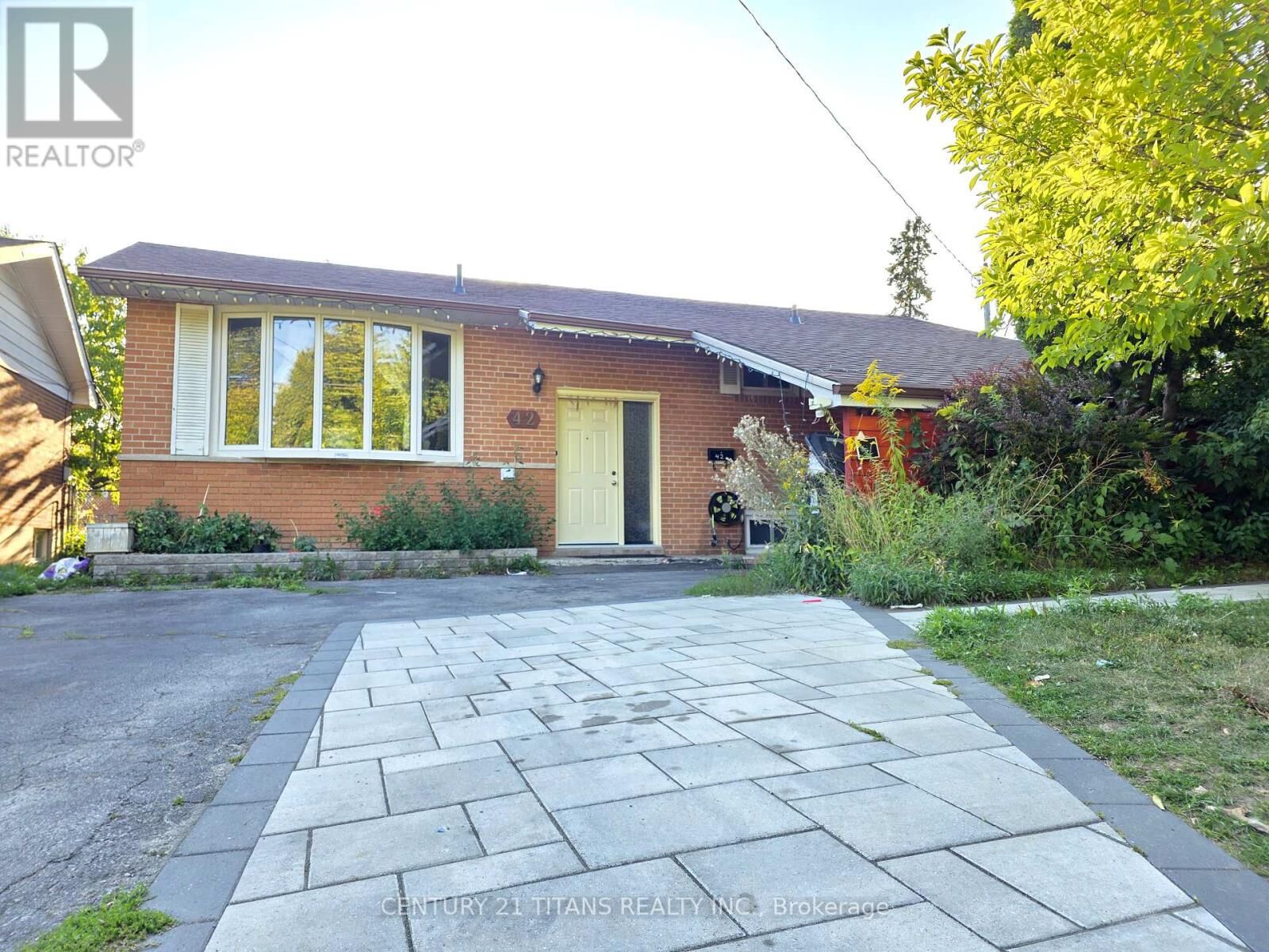 Property Photo:  42 Sancrest Drive  ON M1P 4A5 