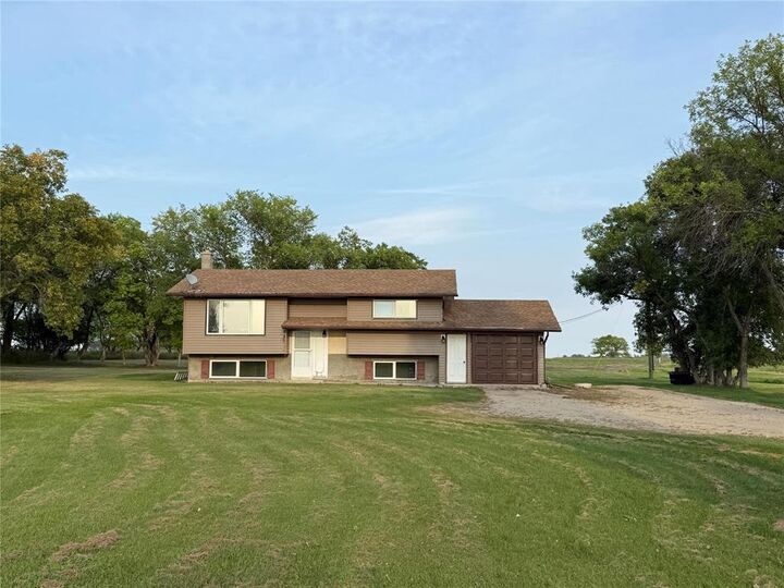 Property Photo: 53079 109 Road West MB R7A 5Y1