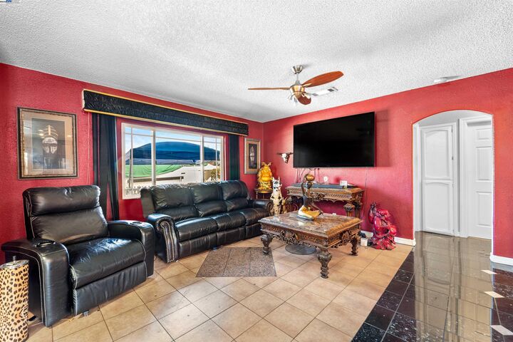Property Photo: 357 White Dr CA 94544