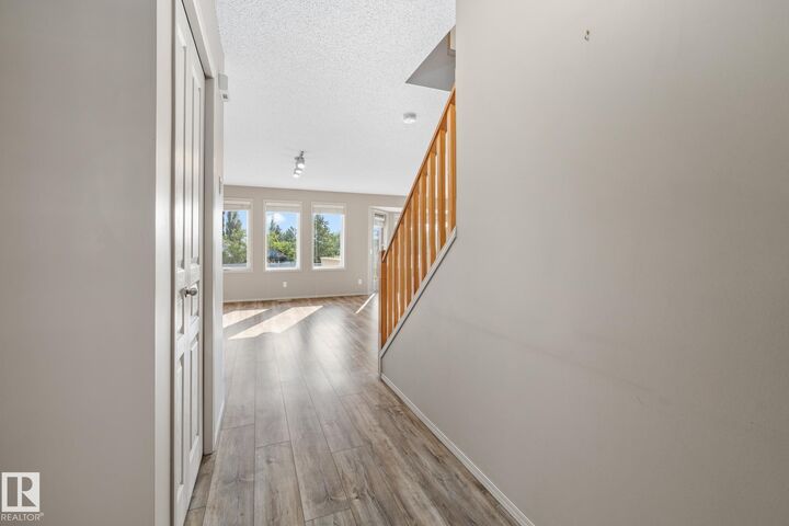 Photo de la propriété: 5011 190A Street NW AB T6M 2T7