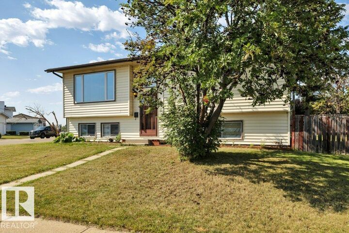 Property Photo:  14804 35 Street NW  AB T5Y 2K6 