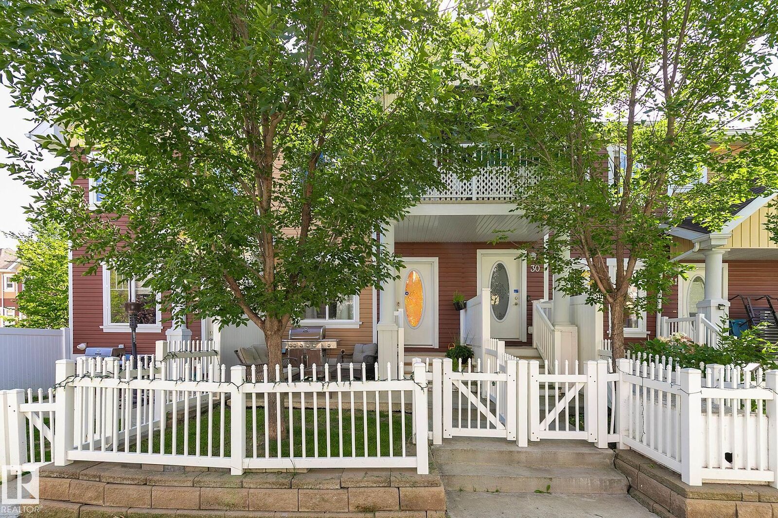 Property Photo: 1623 Towne Centre Boulevard NW 29 AB T6R 0S3