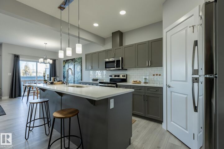Property Photo: 17621 67 Street NW AB T5Z 0W6