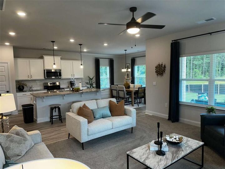 Property Photo:  204 Chaucer Lane  GA 30117