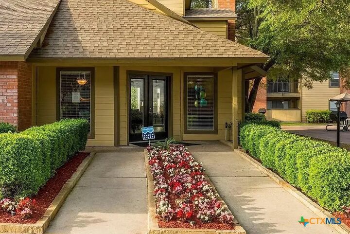 Property Photo: 2405 S 13th Street 721 TX 76504