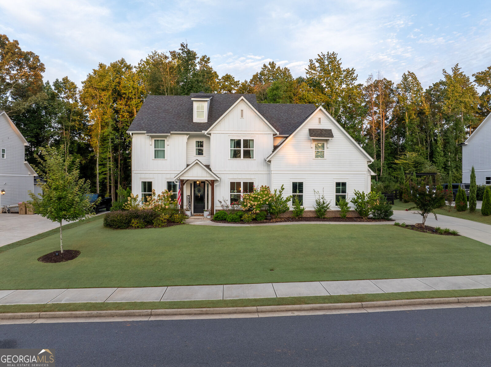 Property Photo: 6220 Bentley Commons Drive GA 30040