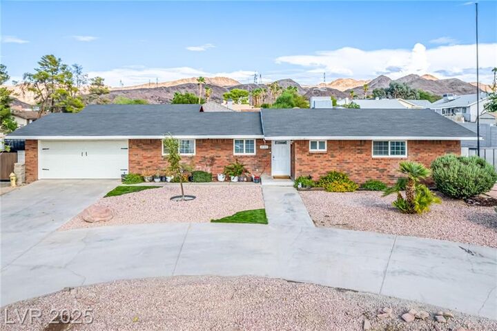 2120 Thoroughbred Road  Henderson NV 89002 photo