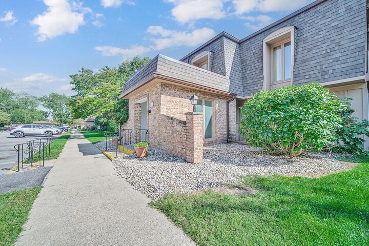 Property Photo:  420 Old Stone Road H-4  IN 46321 
