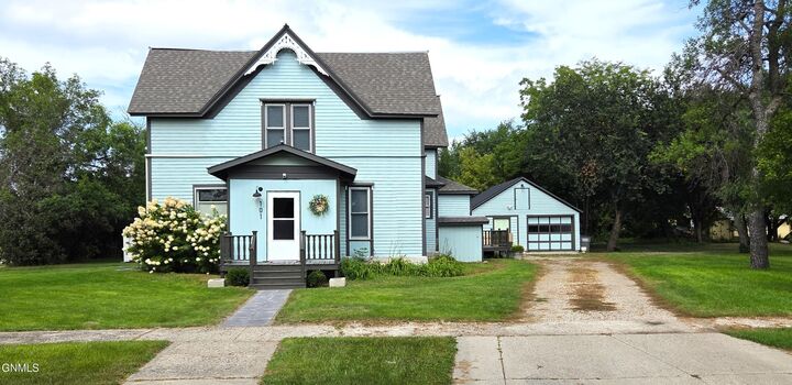 Property Photo:  101 2nd Street N  ND 58436 