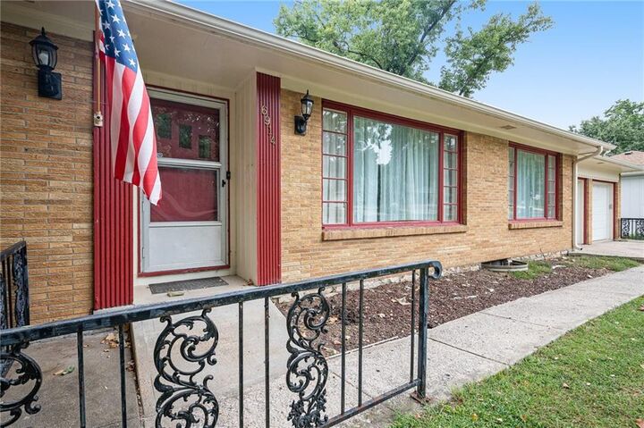 Property Photo:  6914 W 66th Terrace  KS 66202 