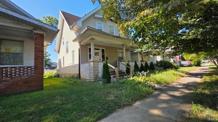 Property Photo: 629 E Gum Street IN 47713-2344
