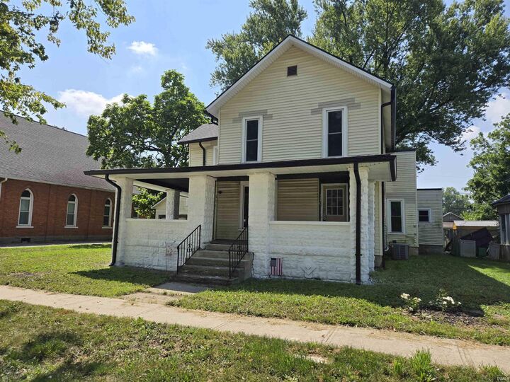 Property Photo: 144 W Oak Street IN 46721