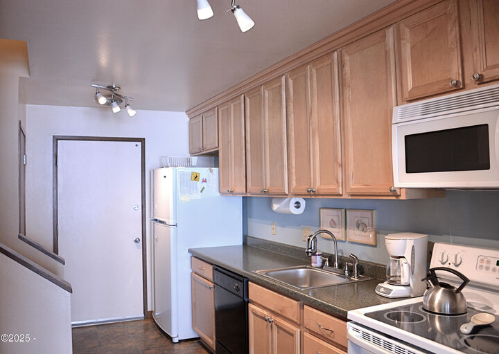 Property Photo:  301 Otter Crest Drive 358-359, 1/6th Share  OR 97369 