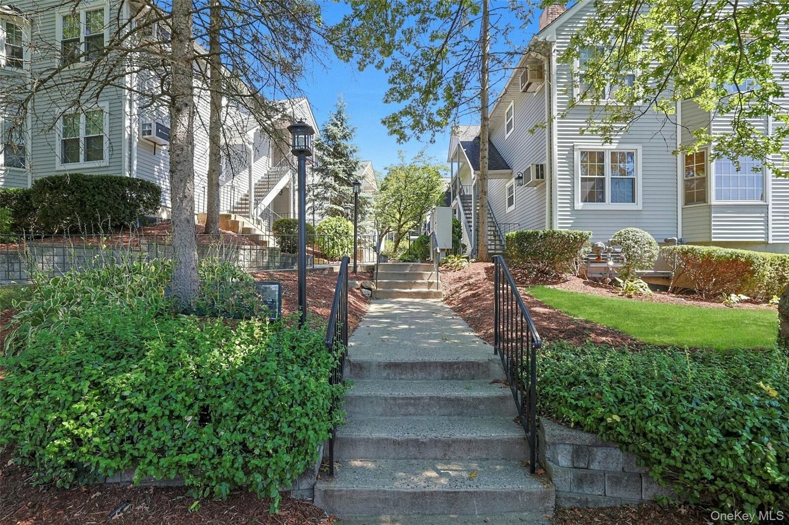 Property Photo:  130 N Kensico Avenue 16  NY 10604 