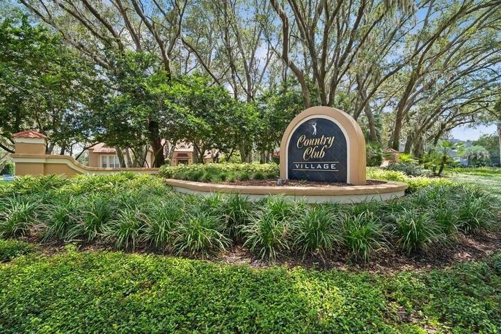Property Photo: 1106 W Winged Foot Circle FL 32708