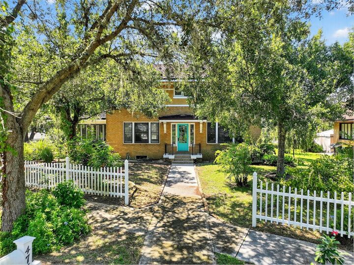 Property Photo: 475 W Minnehaha Avenue FL 34711