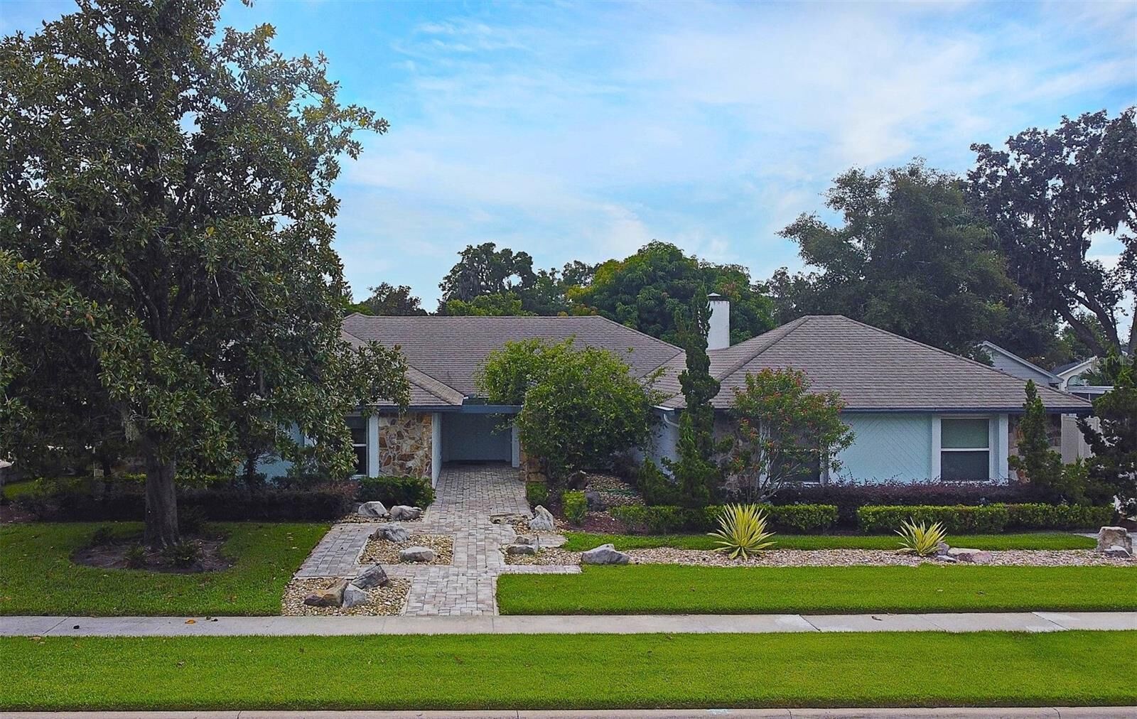Property Photo: 380 White Oak Cir FL 32751