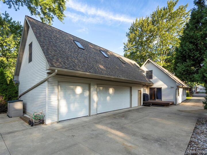 Property Photo:  319 Drace Street  MI 48307 1413