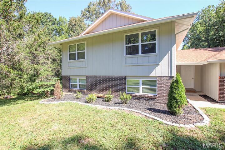 Property Photo: 355 Somerset Drive MO 63089