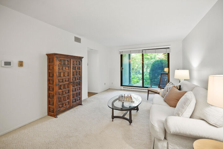 Property Photo:  425 W Willow Ct 101  WI 53217