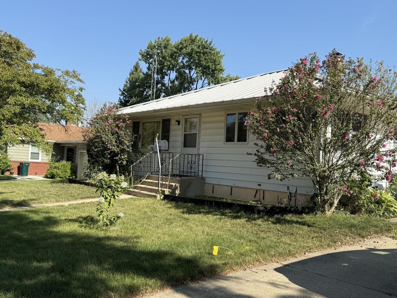 Property Photo: 707 N Fourth St WI 53538