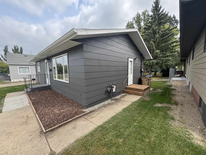 Property Photo:  1223 5th St SW  ND 58701 