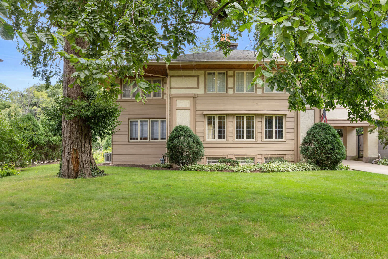 Property Photo: 260 Maplewood Road IL 60546