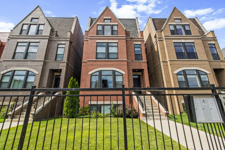 Property Photo:  4350 S Oakenwald Avenue 3  IL 60653 