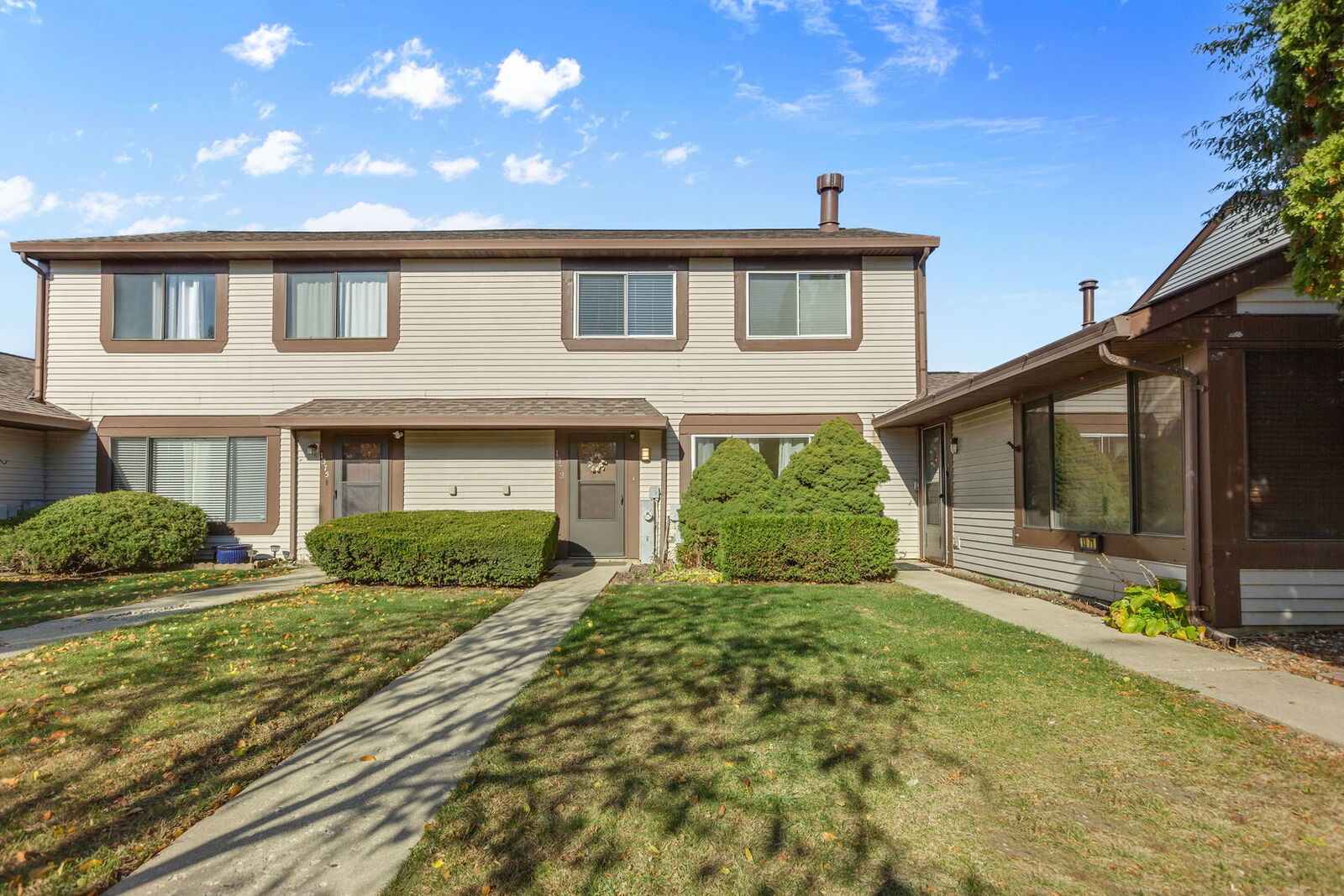 Property Photo: 1373 Court Maria IL 60133