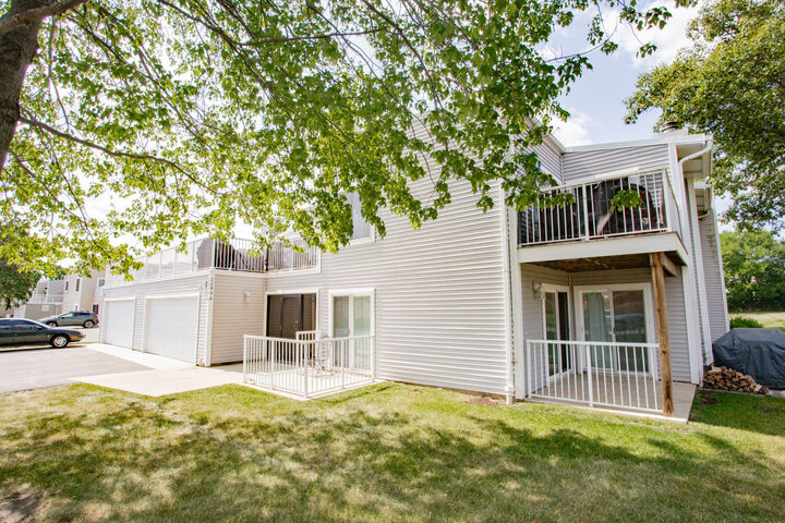 Property Photo: 2246 N Baldwin Way 1A IL 60074
