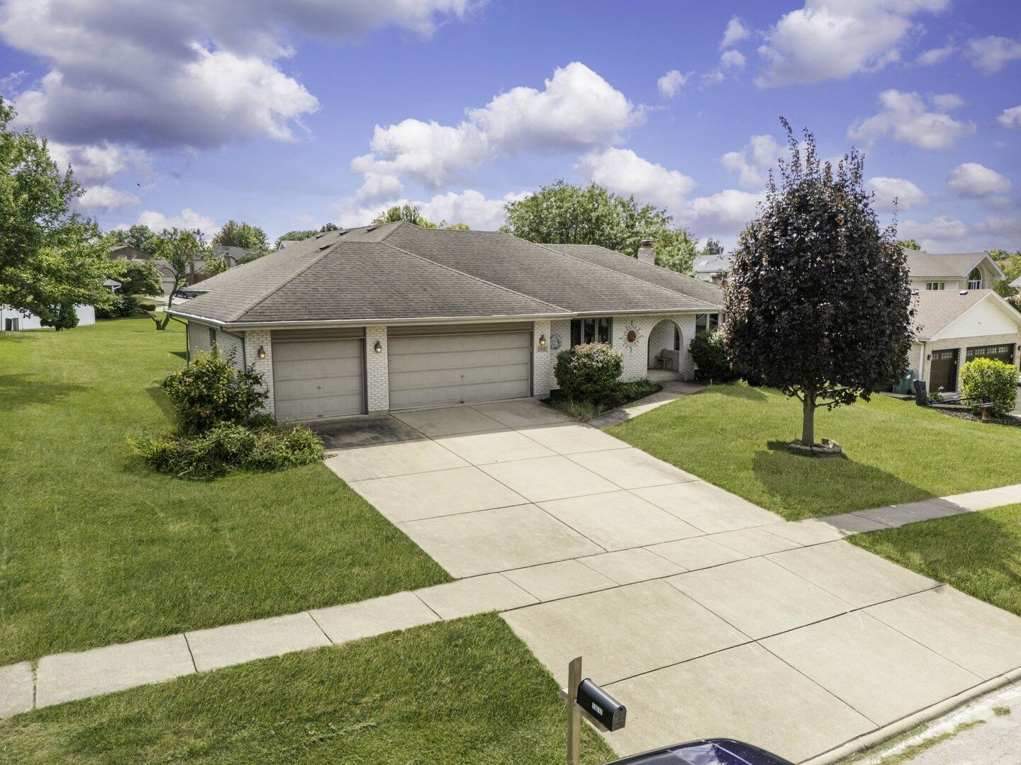 Property Photo: 13017 W Hiawatha Drive IL 60491